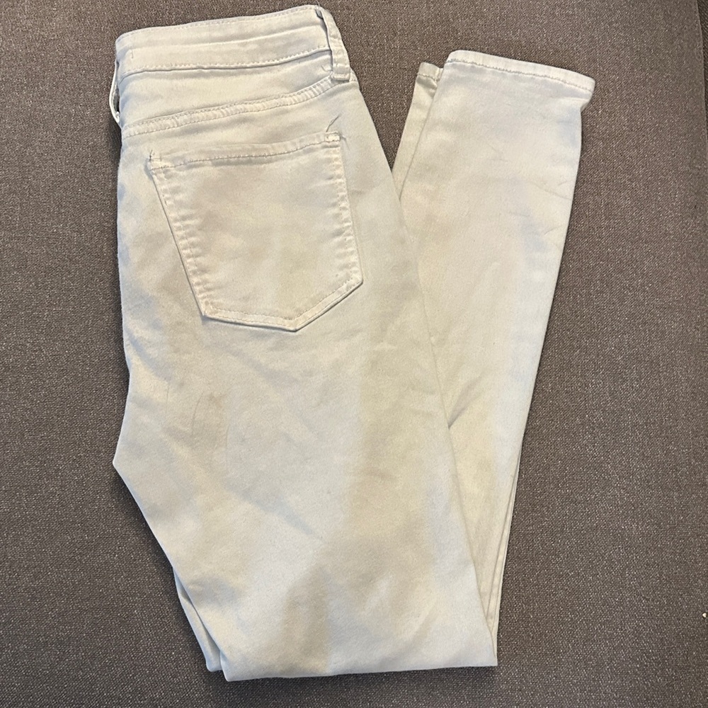 SO Women's white skinny jeans size 5